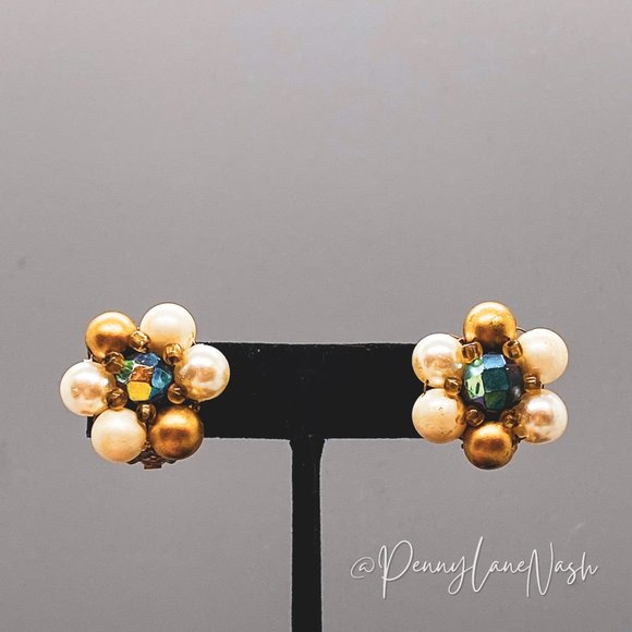 Vintage Jewelry - Vintage White & Blue Pearl Cluster Flower Stud Earrings